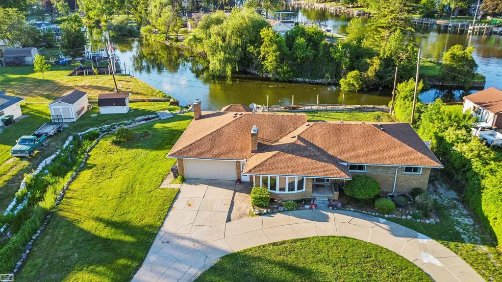 28697 South River Road Harrison Charter Township MI 48045