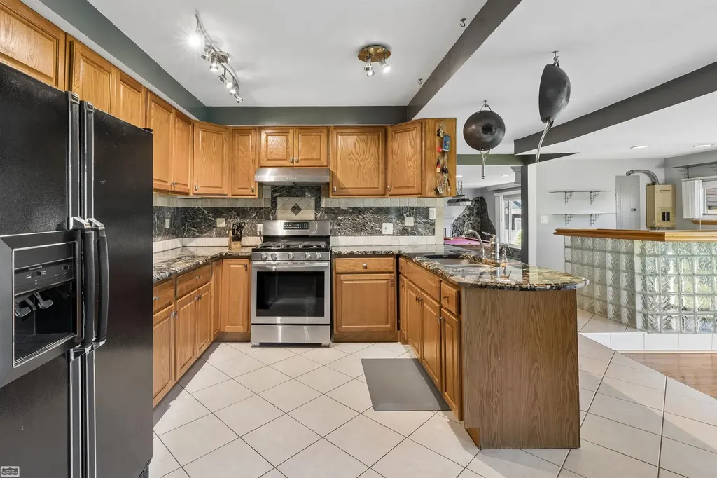28697 South River Road Harrison Charter Township MI 48045