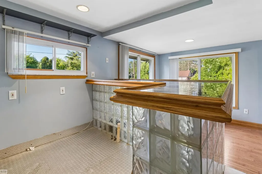 28697 South River Road Harrison Charter Township MI 48045