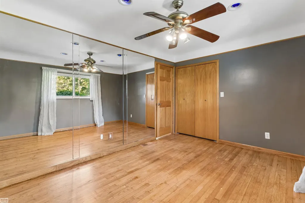 28697 South River Road Harrison Charter Township MI 48045