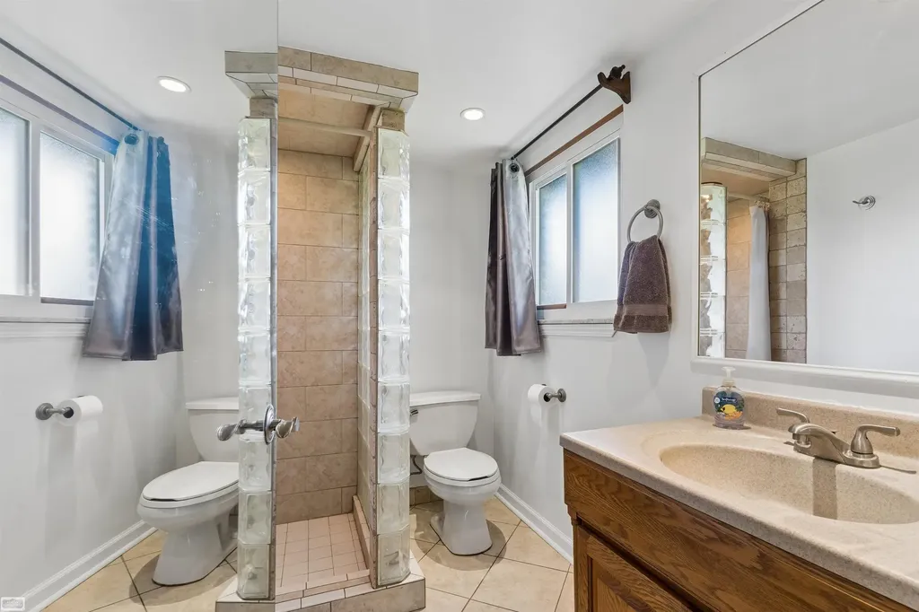 28697 South River Road Harrison Charter Township MI 48045