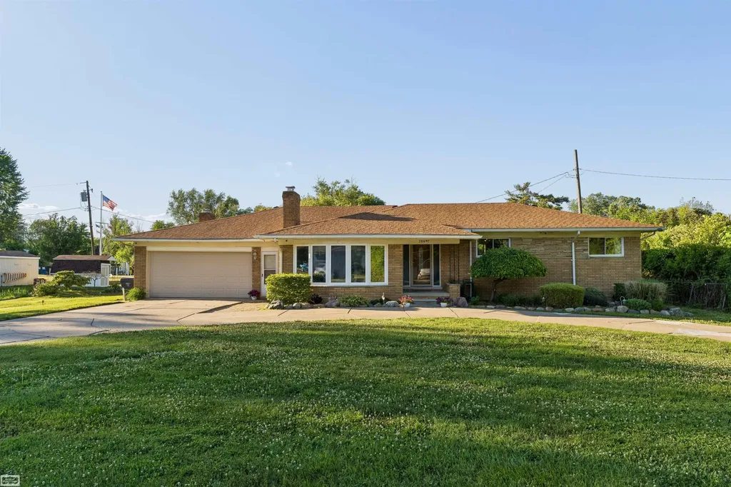 28697 South River Road Harrison Charter Township MI 48045