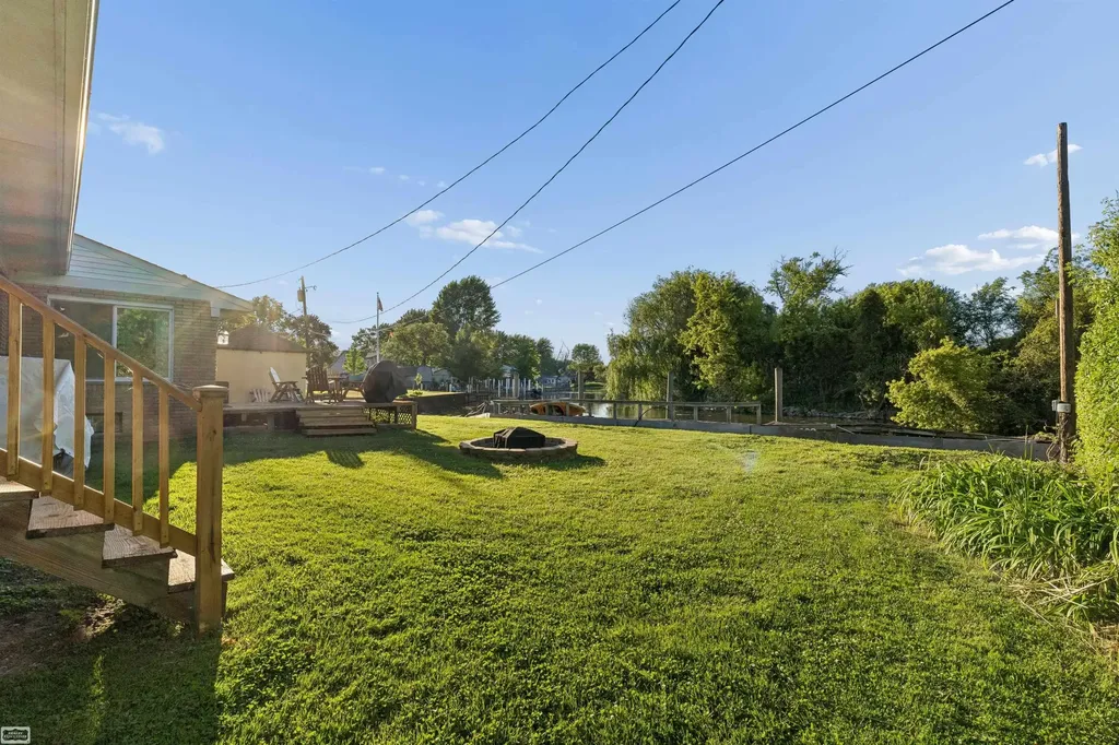 28697 South River Road Harrison Charter Township MI 48045