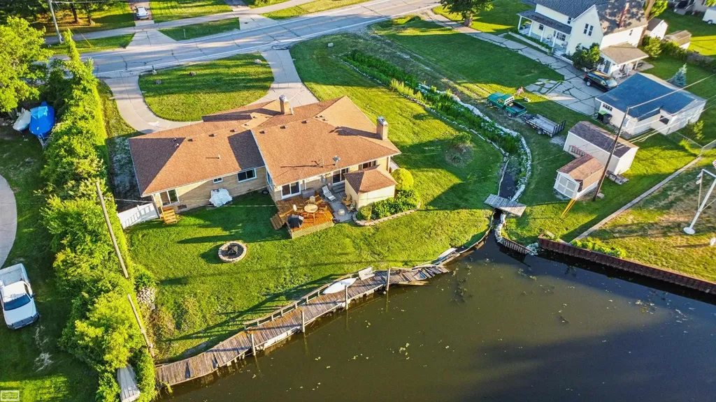 28697 South River Road Harrison Charter Township MI 48045