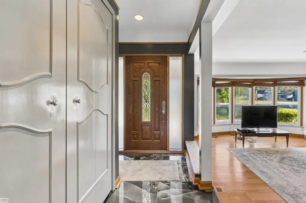 28697 South River Road Harrison Charter Township MI 48045