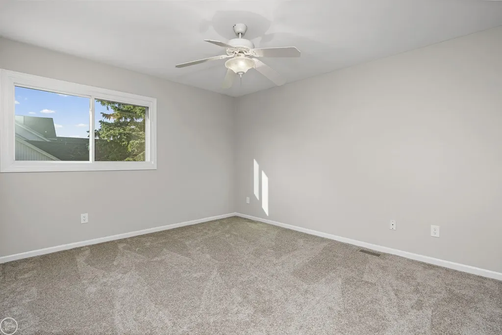 55261 Kingsway Drive Shelby Charter Township MI 48316
