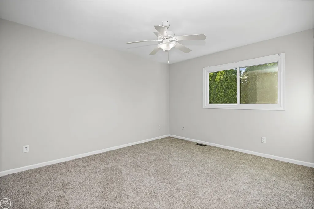 55261 Kingsway Drive Shelby Charter Township MI 48316