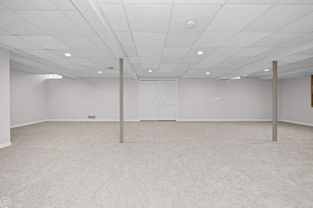 55261 Kingsway Drive Shelby Charter Township MI 48316