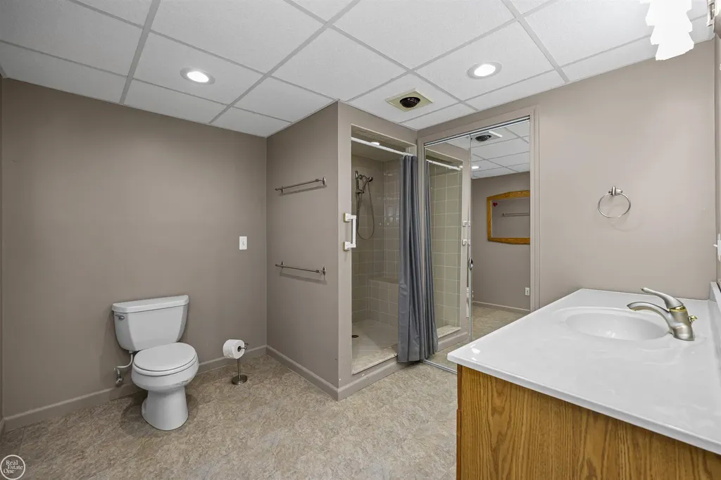 55261 Kingsway Drive Shelby Charter Township MI 48316