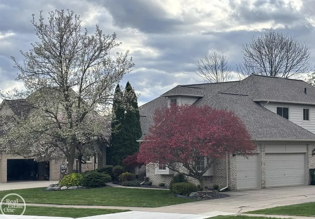 55261 Kingsway Drive Shelby Charter Township MI 48316