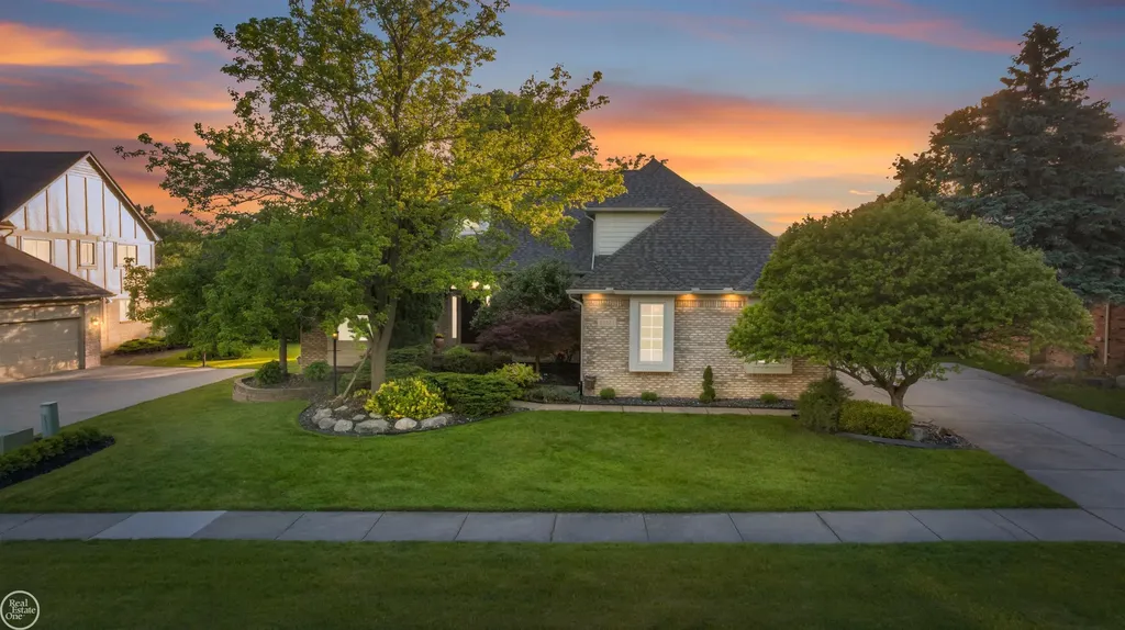 55261 Kingsway Drive Shelby Charter Township MI 48316