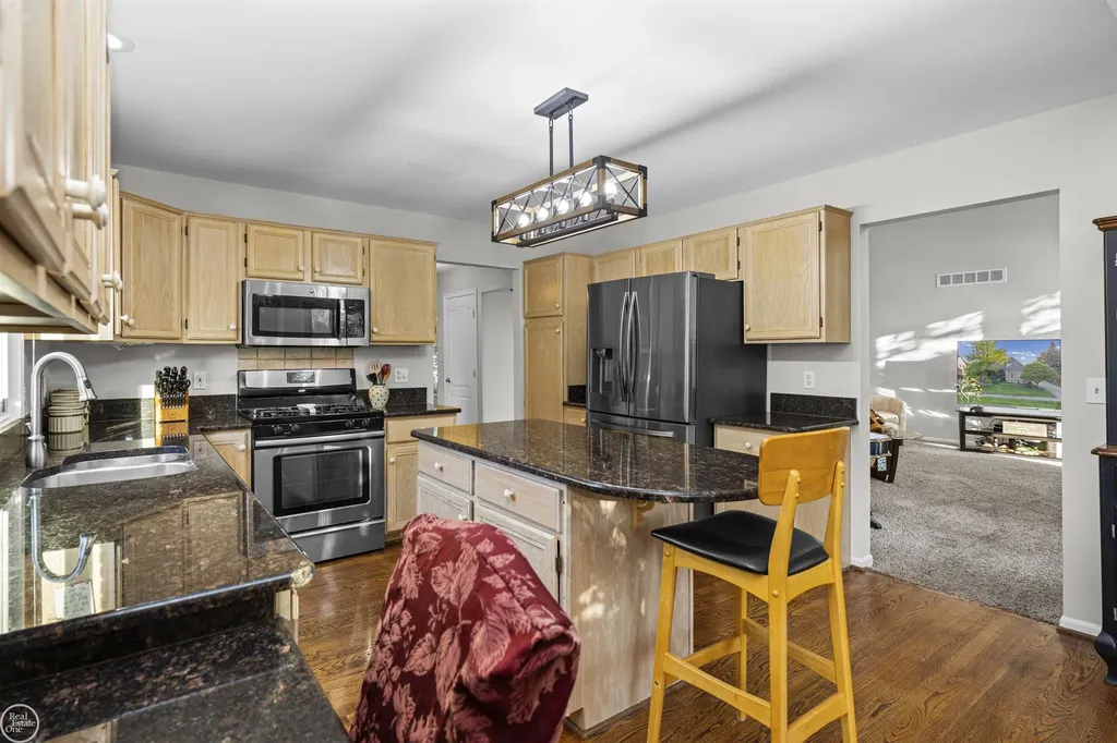 55261 Kingsway Drive Shelby Charter Township MI 48316