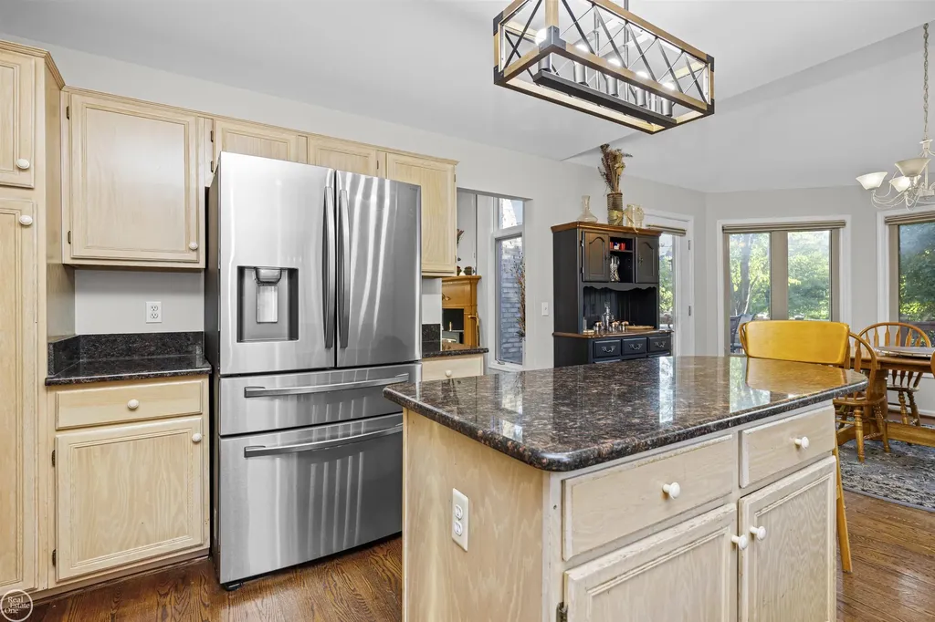 55261 Kingsway Drive Shelby Charter Township MI 48316