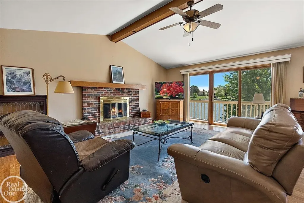 3286 Sandy Pt. Drive Shelby Charter Township MI 48316