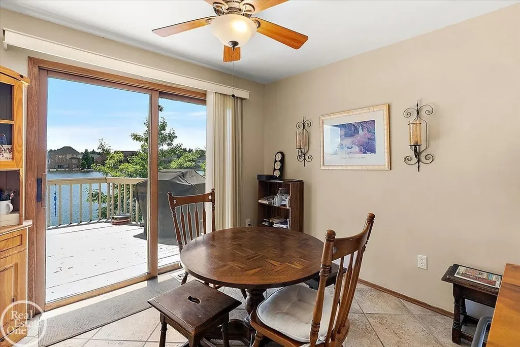 3286 Sandy Pt. Drive Shelby Charter Township MI 48316