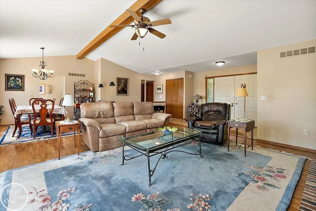 3286 Sandy Pt. Drive Shelby Charter Township MI 48316