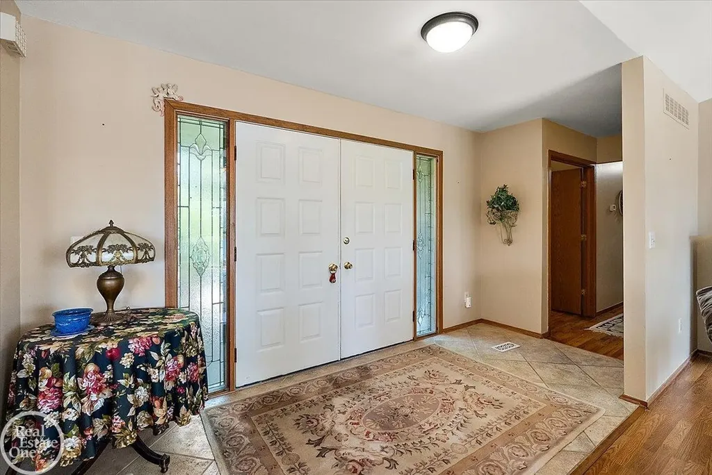 3286 Sandy Pt. Drive Shelby Charter Township MI 48316