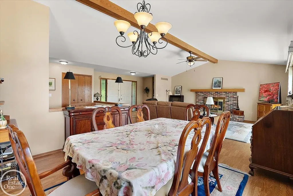 3286 Sandy Pt. Drive Shelby Charter Township MI 48316