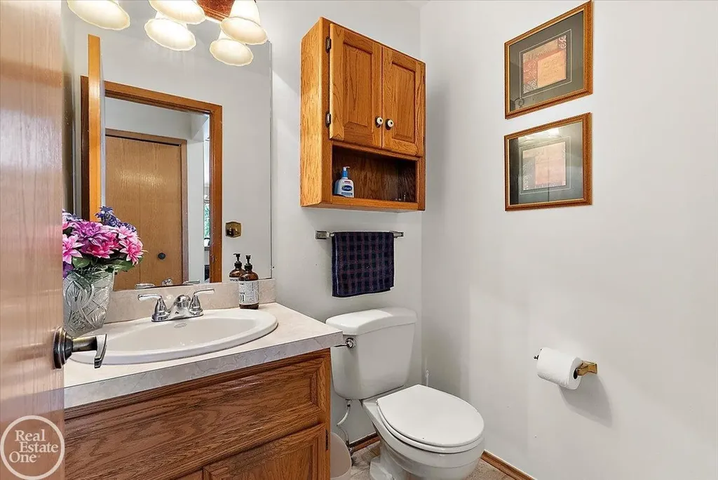 3286 Sandy Pt. Drive Shelby Charter Township MI 48316