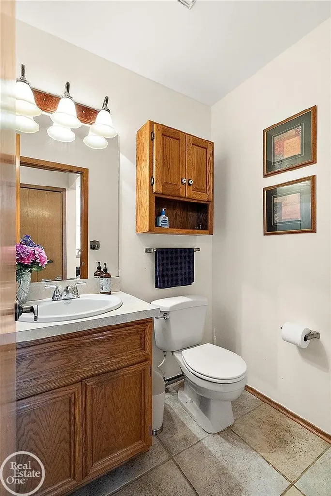 3286 Sandy Pt. Drive Shelby Charter Township MI 48316