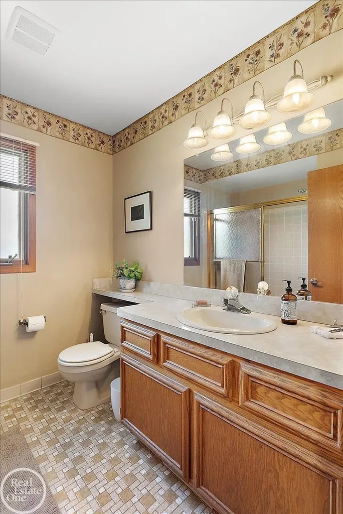 3286 Sandy Pt. Drive Shelby Charter Township MI 48316