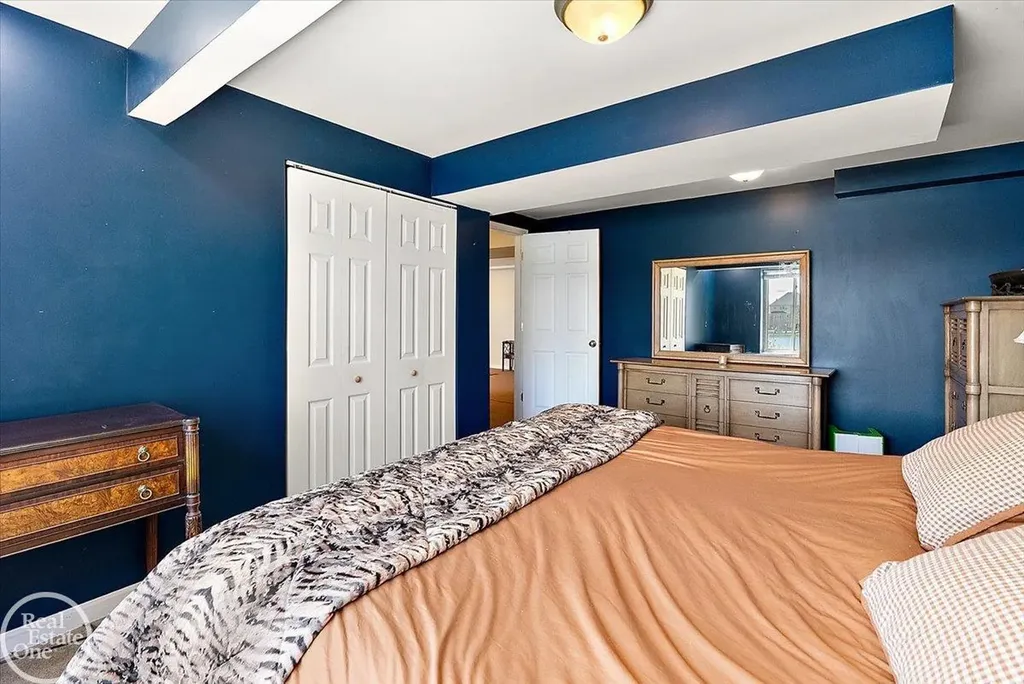 3286 Sandy Pt. Drive Shelby Charter Township MI 48316