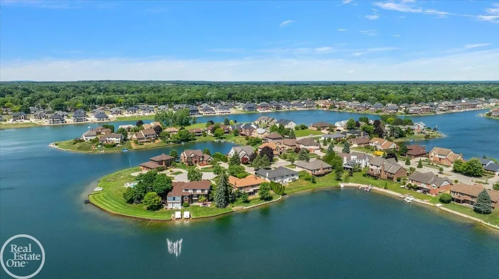 3286 Sandy Pt. Drive Shelby Charter Township MI 48316