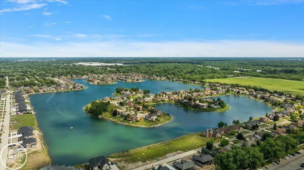 3286 Sandy Pt. Drive Shelby Charter Township MI 48316