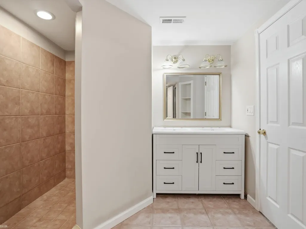 19020 Carmelo Drive Clinton Charter Township MI 48038