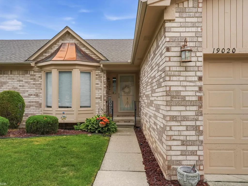 19020 Carmelo Drive Clinton Charter Township MI 48038