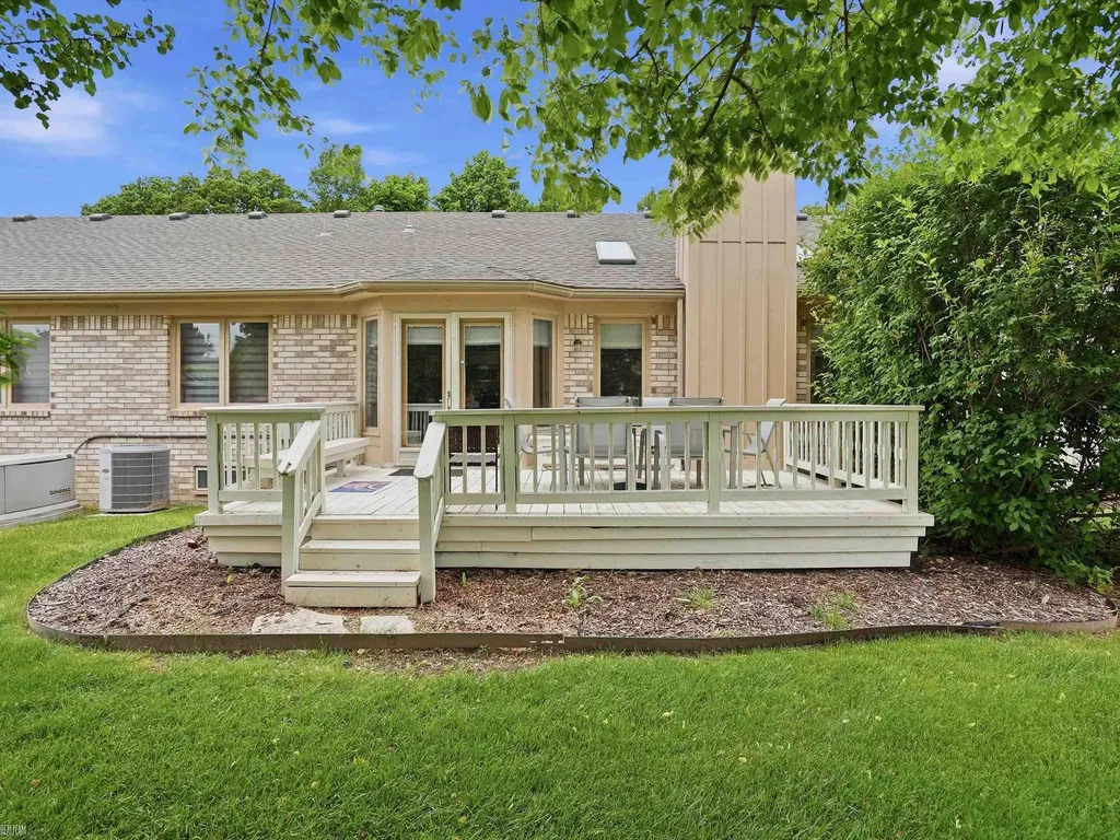 19020 Carmelo Drive Clinton Charter Township MI 48038