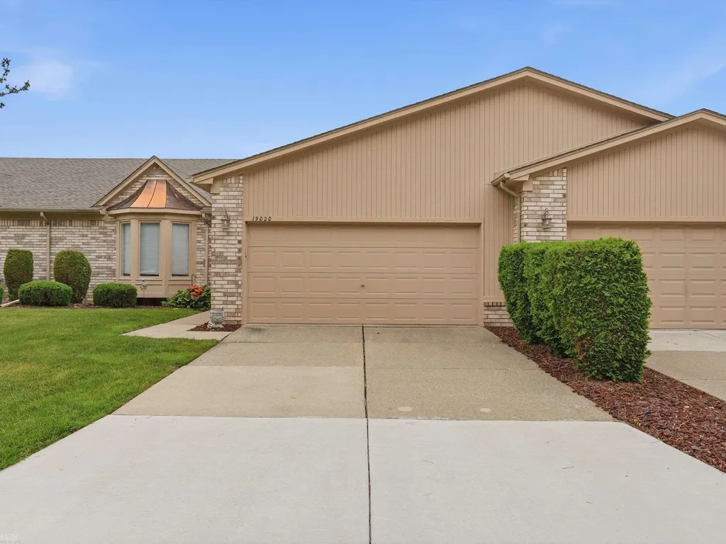 19020 Carmelo Drive Clinton Charter Township MI 48038