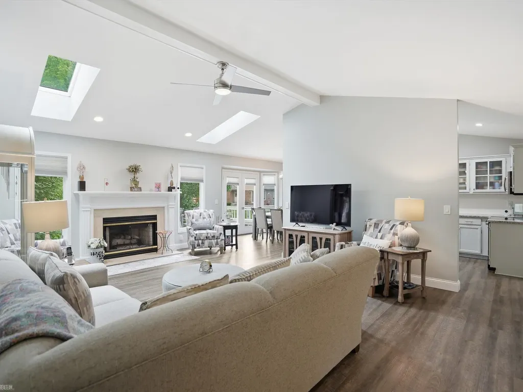 19020 Carmelo Drive Clinton Charter Township MI 48038