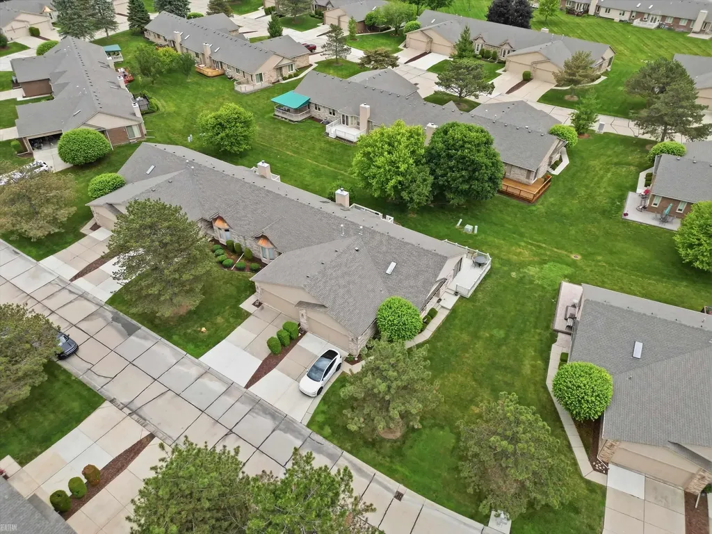 19020 Carmelo Drive Clinton Charter Township MI 48038