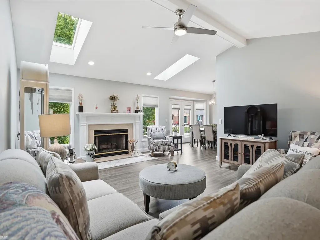 19020 Carmelo Drive Clinton Charter Township MI 48038