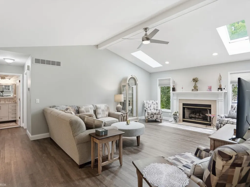 19020 Carmelo Drive Clinton Charter Township MI 48038