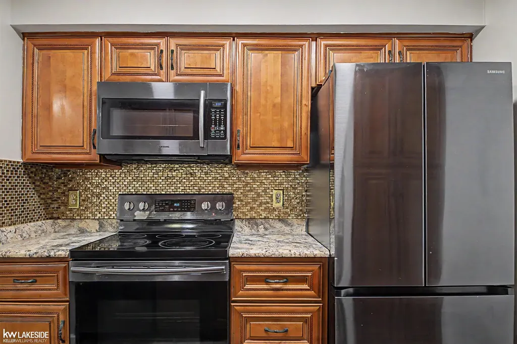 37143 Clubhouse Drive Sterling Heights City MI 48312