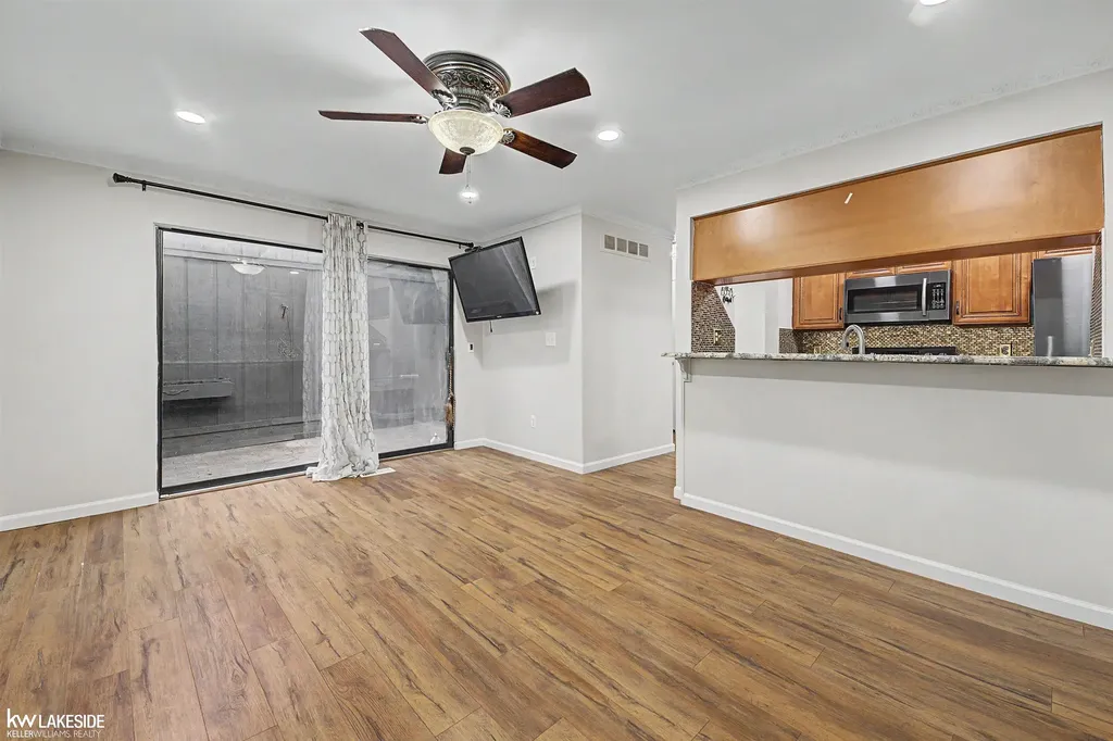 37143 Clubhouse Drive Sterling Heights City MI 48312