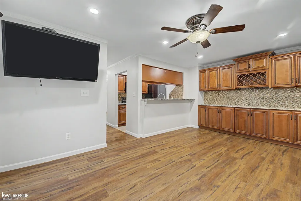 37143 Clubhouse Drive Sterling Heights City MI 48312