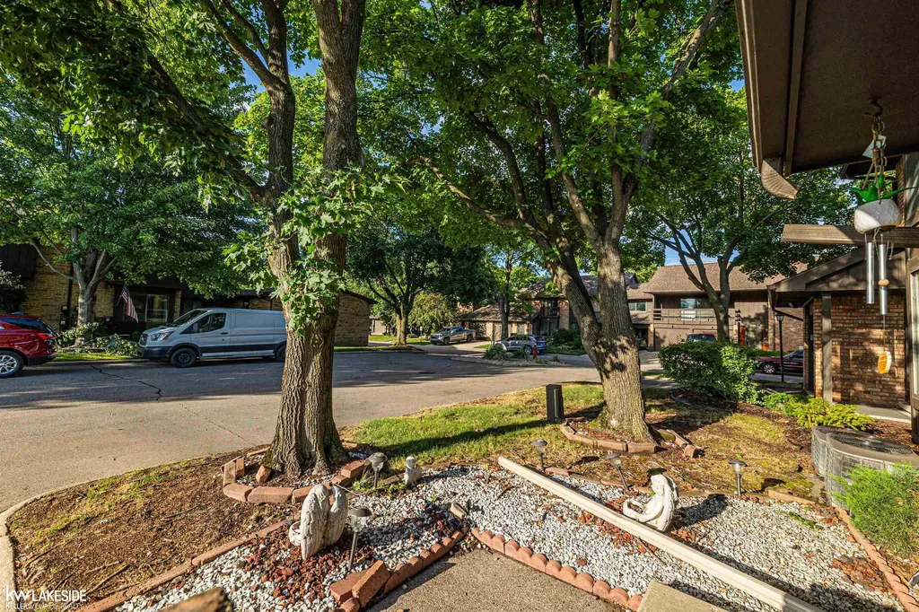 37143 Clubhouse Drive Sterling Heights City MI 48312