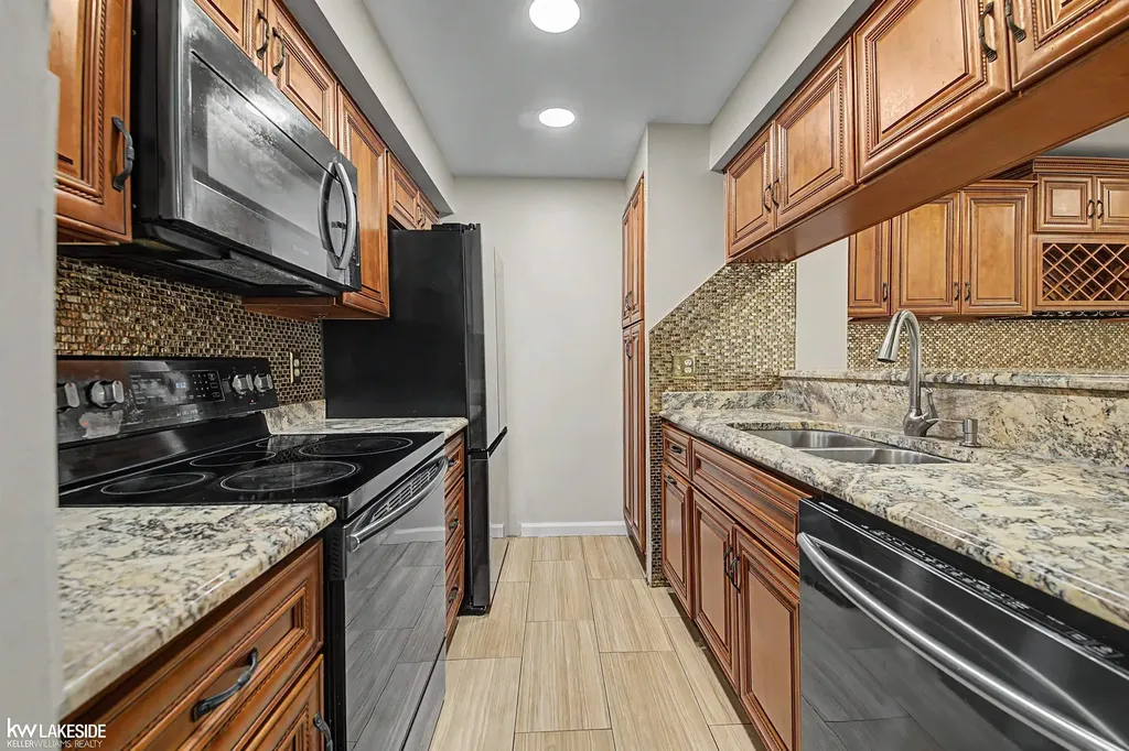 37143 Clubhouse Drive Sterling Heights City MI 48312