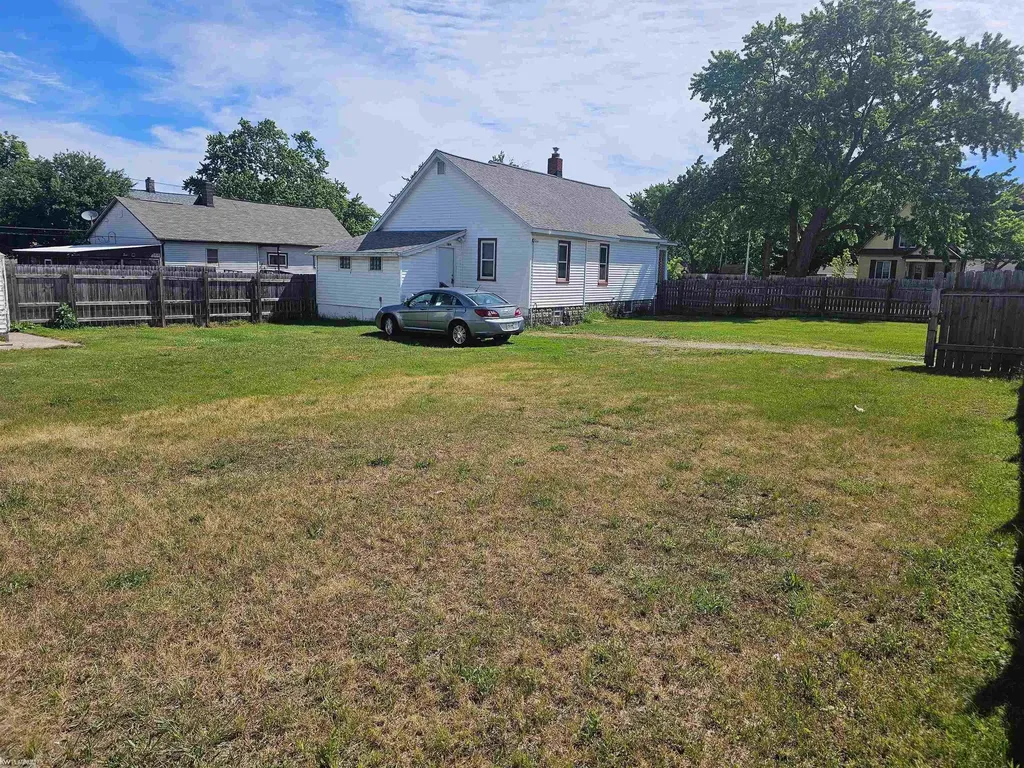 1819 10th Street Port Huron City MI 48060