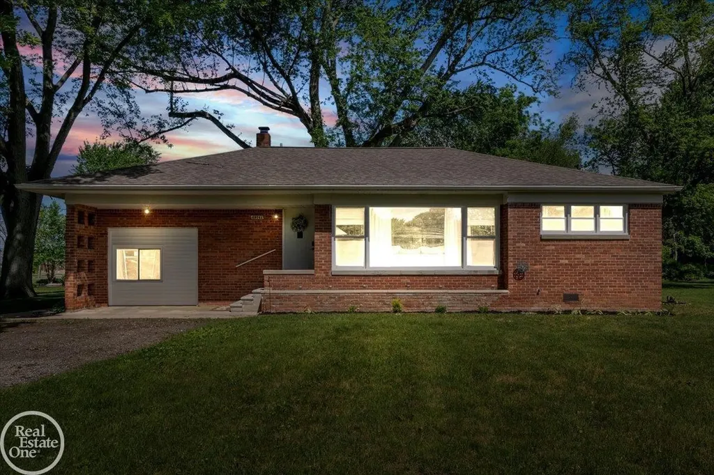 49741 Jefferson Avenue Chesterfield Township MI 48047