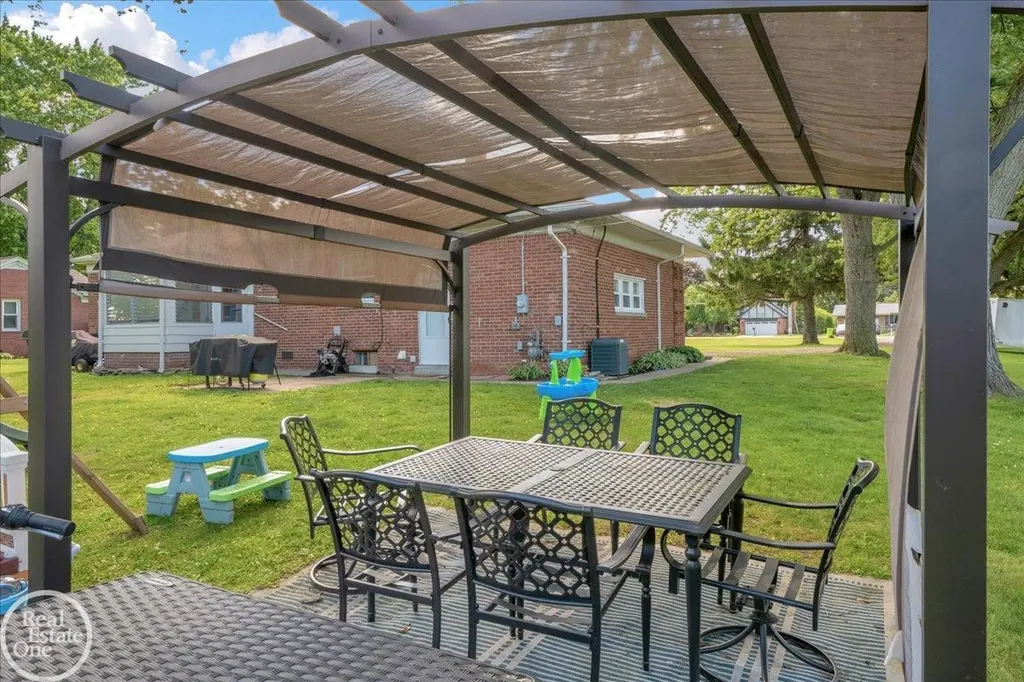 49741 Jefferson Avenue Chesterfield Township MI 48047