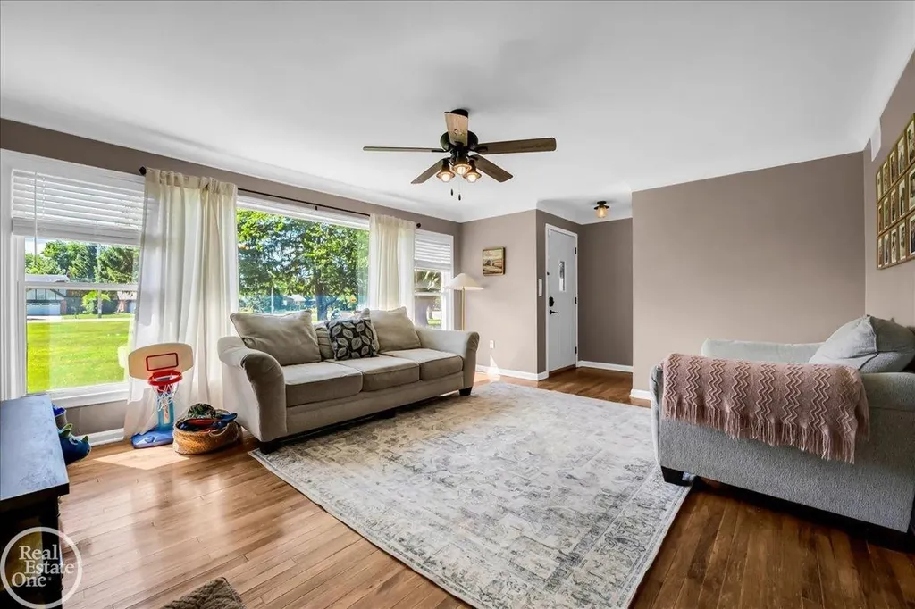 49741 Jefferson Avenue Chesterfield Township MI 48047