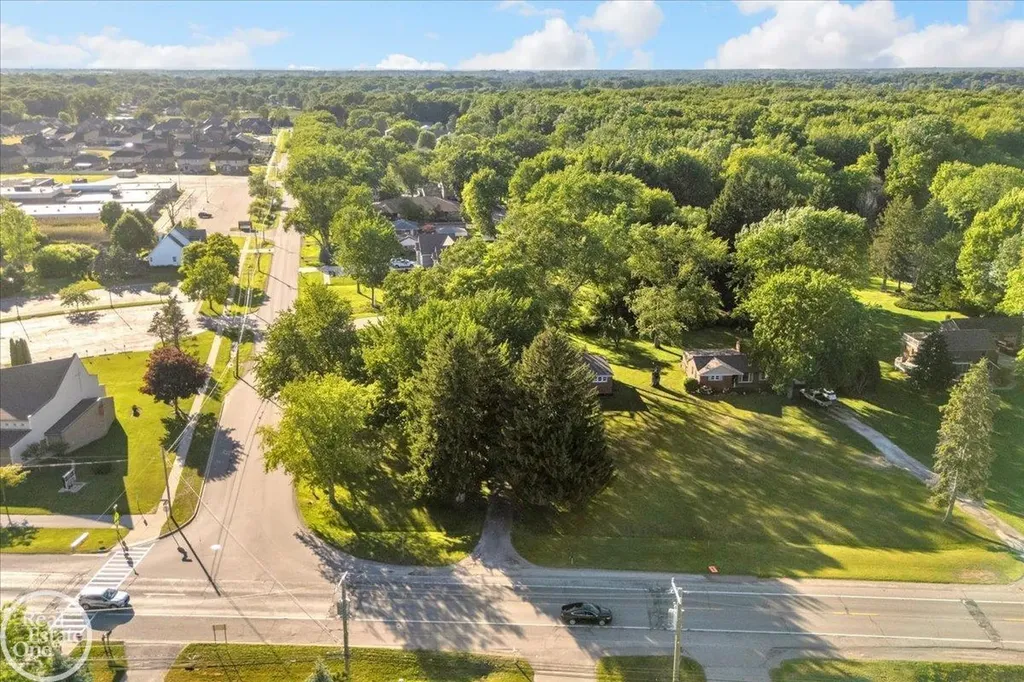 49741 Jefferson Avenue Chesterfield Township MI 48047