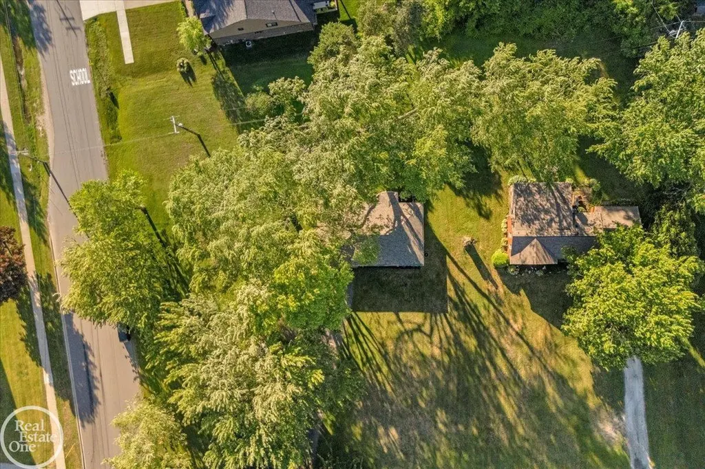49741 Jefferson Avenue Chesterfield Township MI 48047