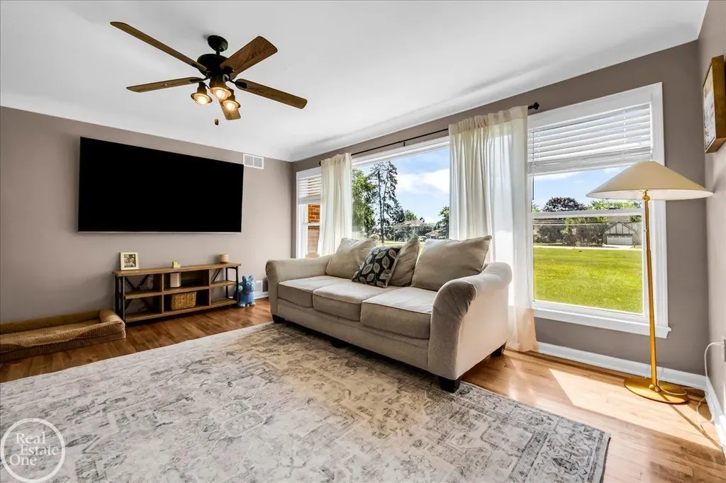 49741 Jefferson Avenue Chesterfield Township MI 48047