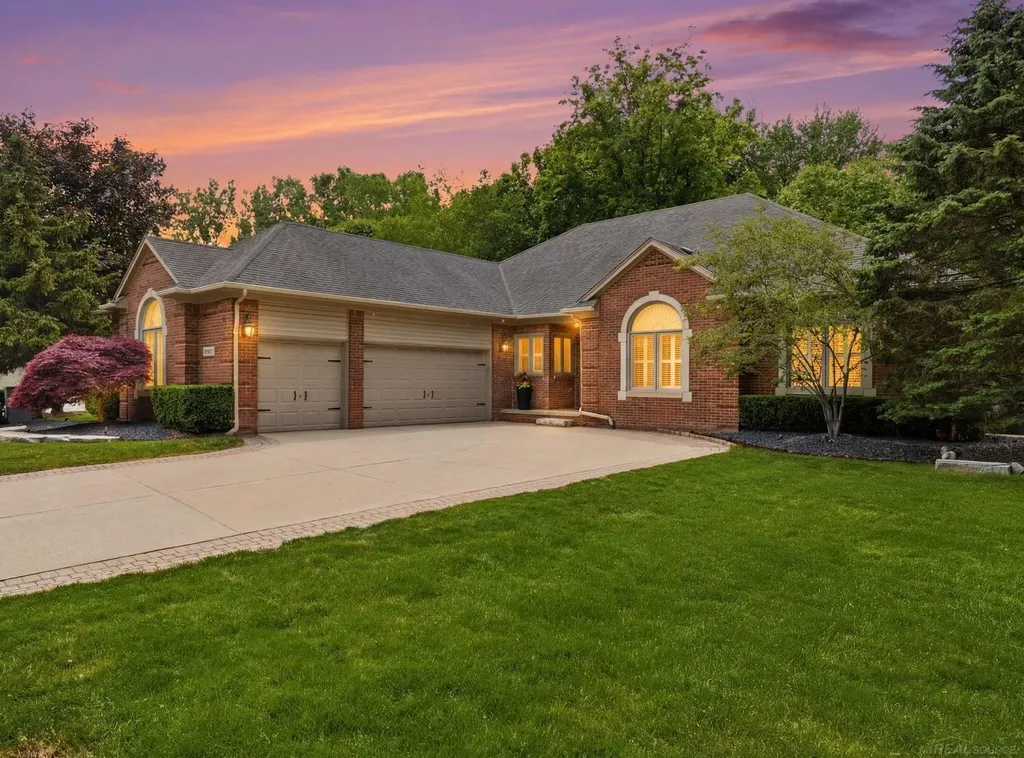 54501 Aurora Park Shelby Charter Township MI 48316