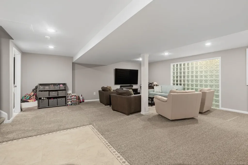 54501 Aurora Park Shelby Charter Township MI 48316